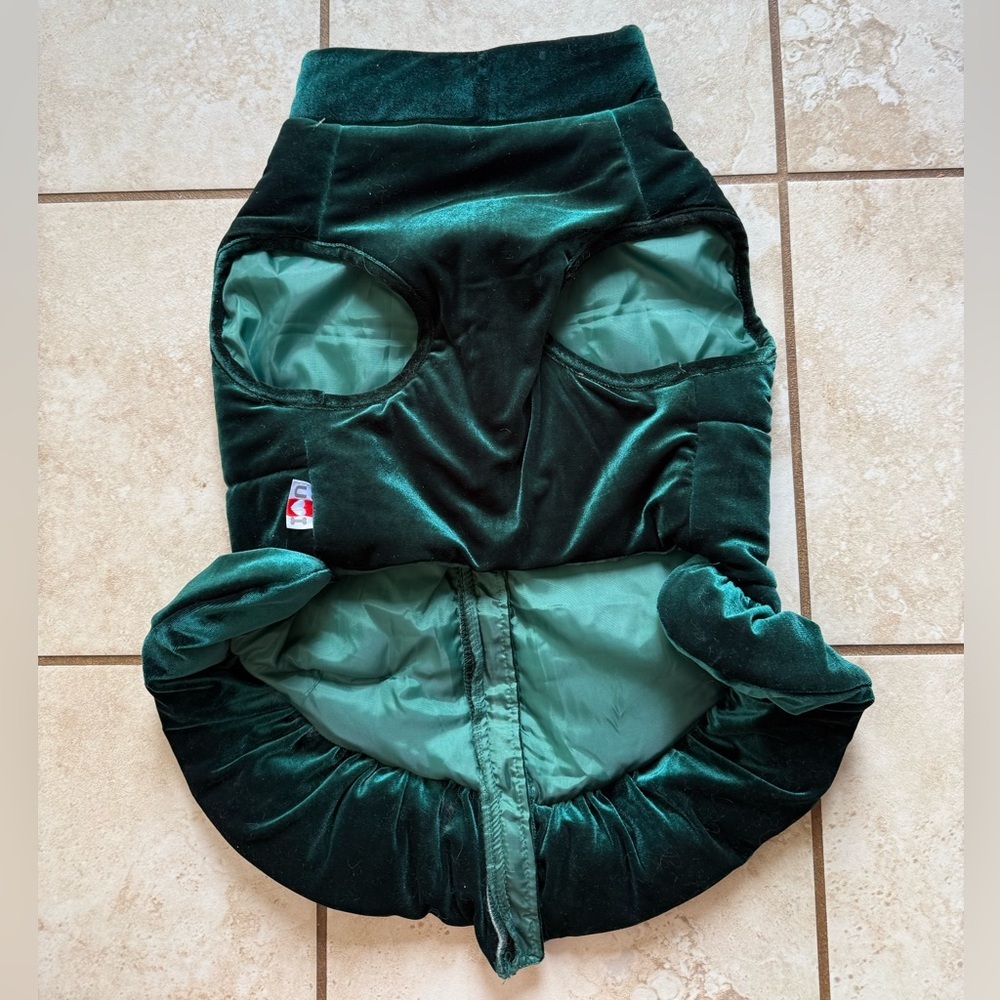 HomeGoods Emerald Green Velvet Dog Puffer Coat with Satin Bow Large Dog - Picture 2 of 3
